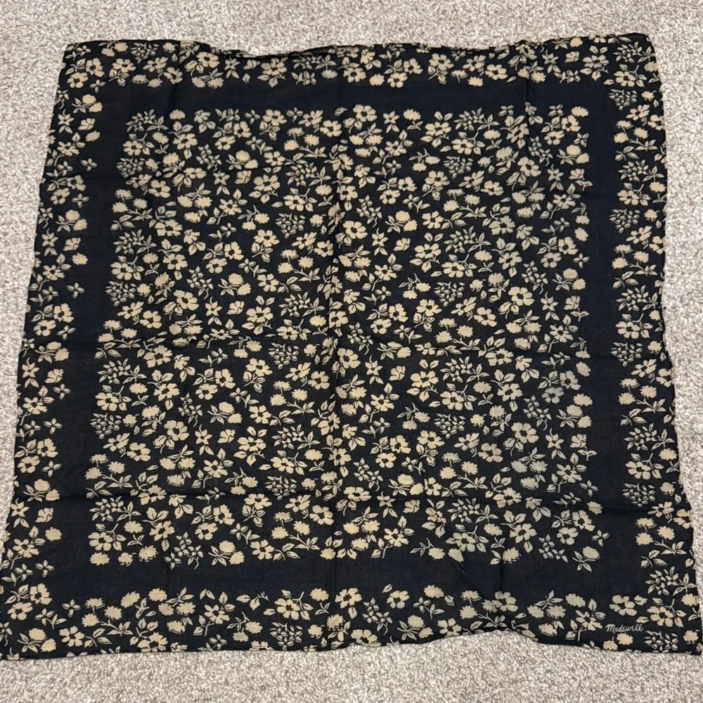 Madewell | Floral Cotton Handkerchief Bandanna in Black - Picture 8 of 8